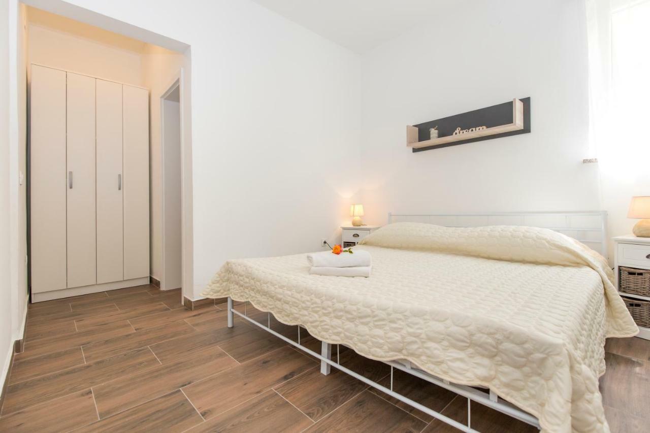 Apartments Cekada لابين المظهر الخارجي الصورة