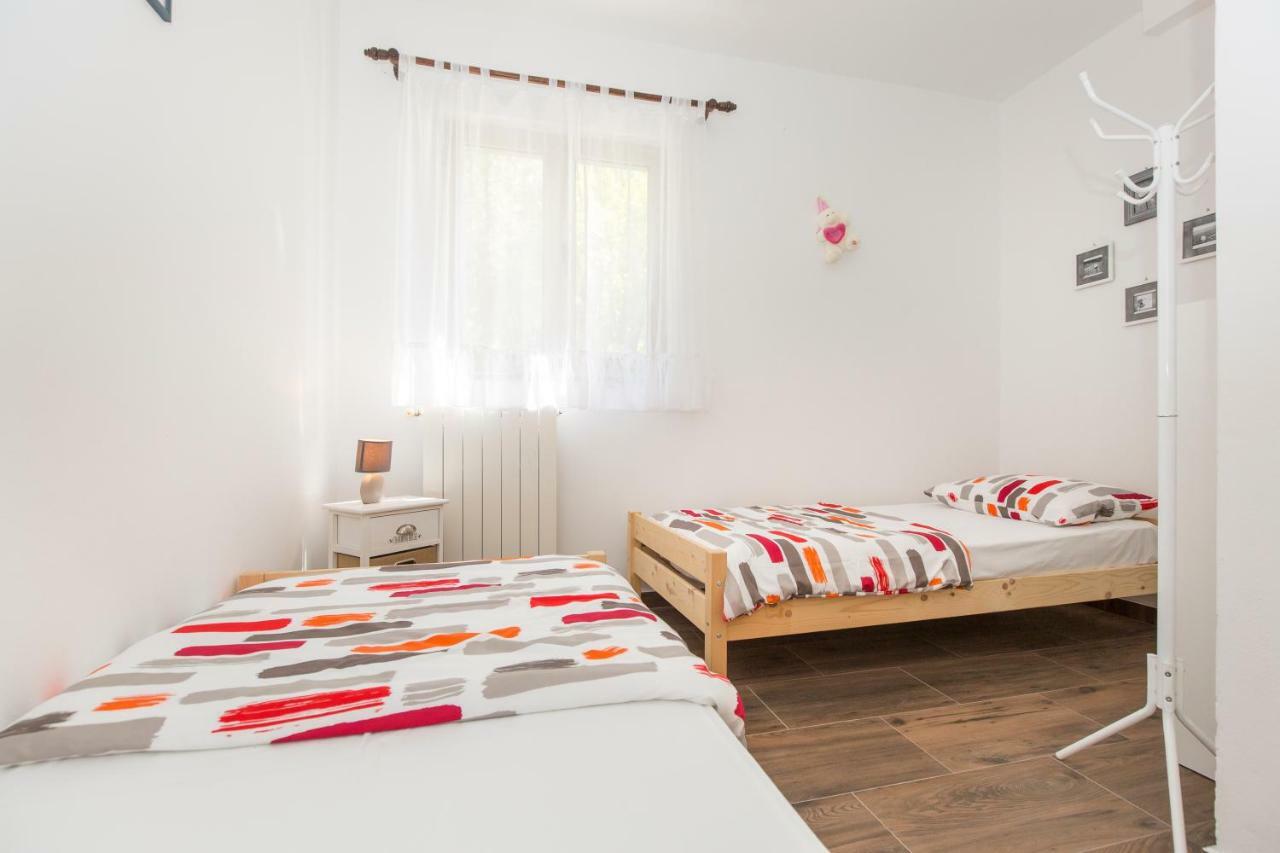 Apartments Cekada لابين المظهر الخارجي الصورة